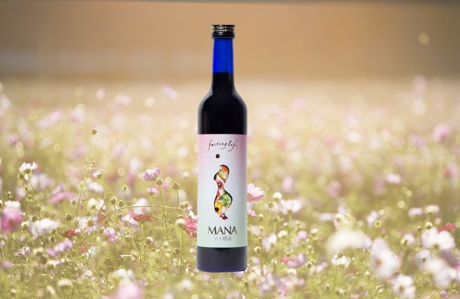 花畑の中のMANA酵素